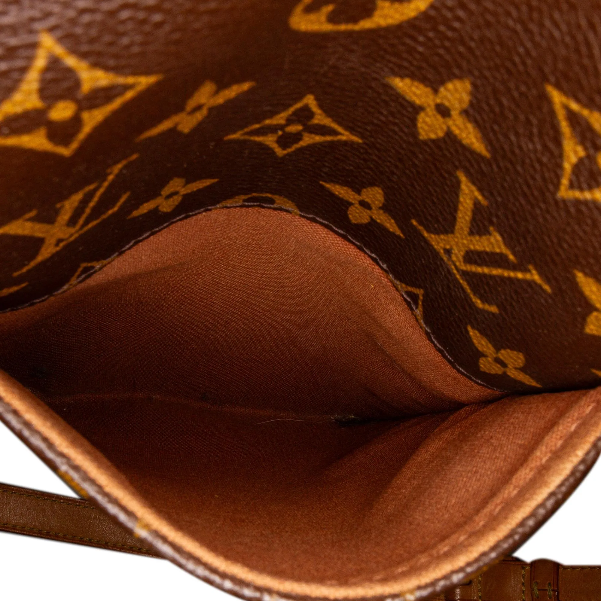 Louis Vuitton Monogram Odeon GM (SHG-MksxeE)