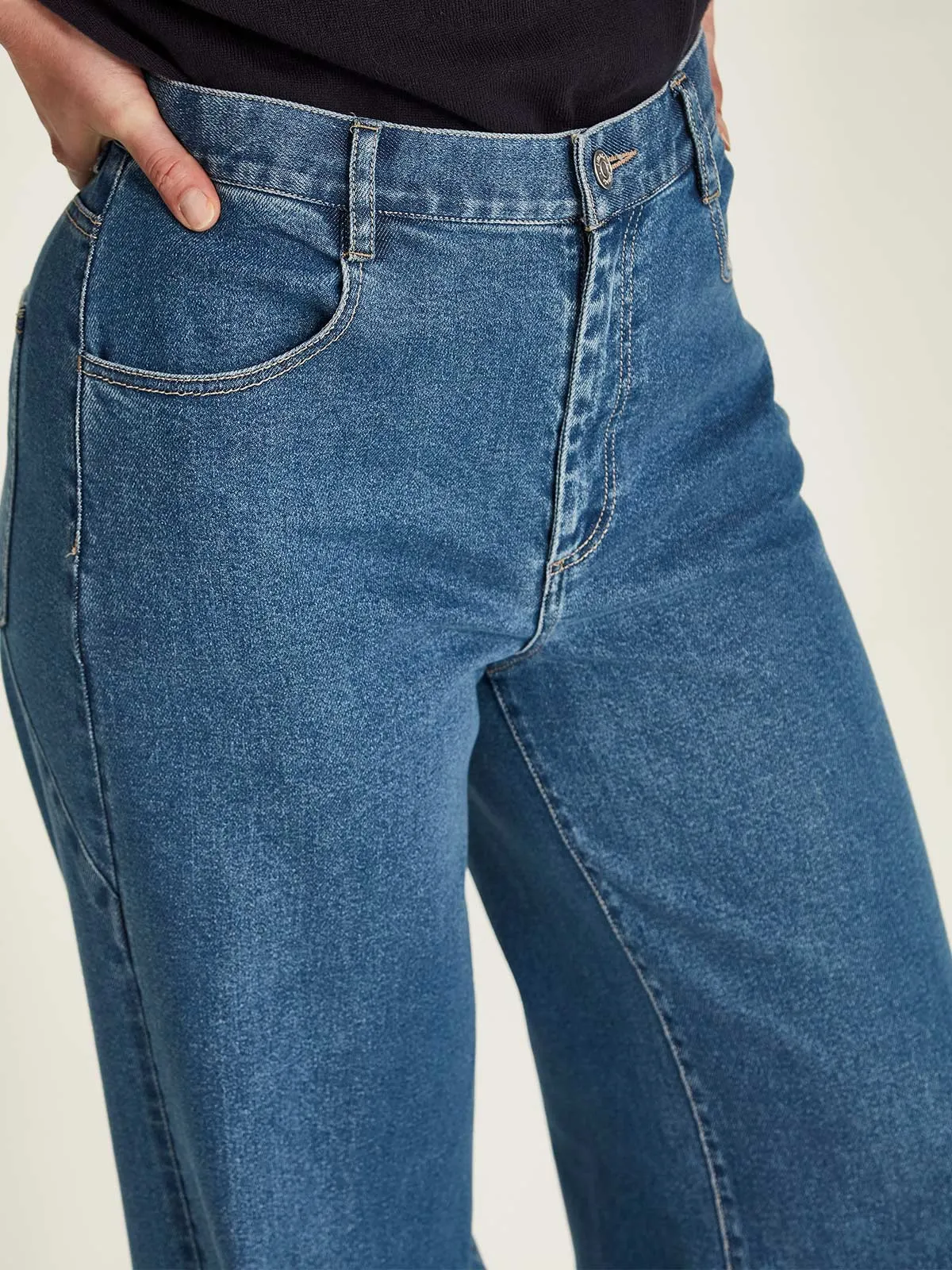 Madison Jean Mid Wash Sills