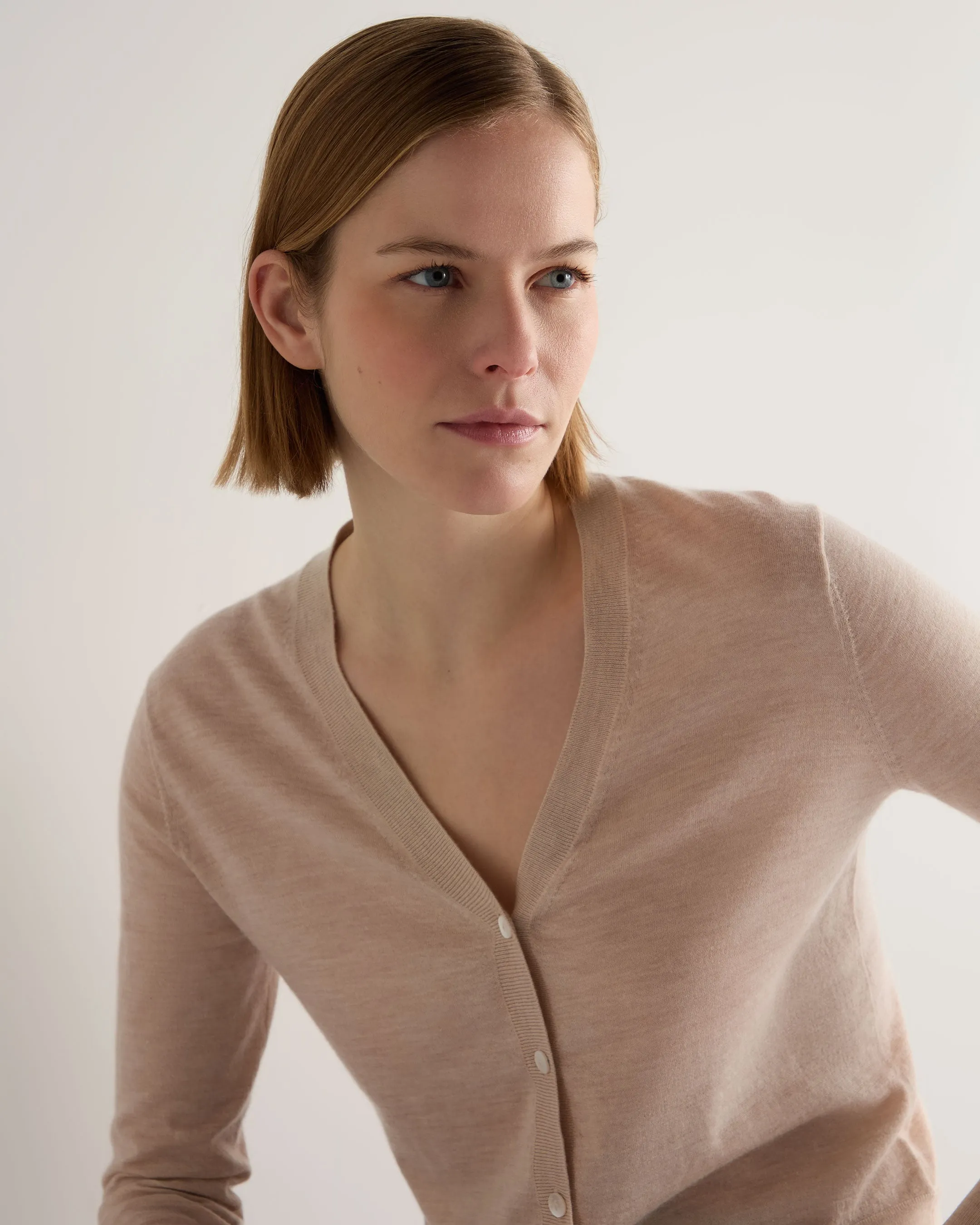 Women's Superfine Cashmere V Neck Cardigan Sandstone Brown